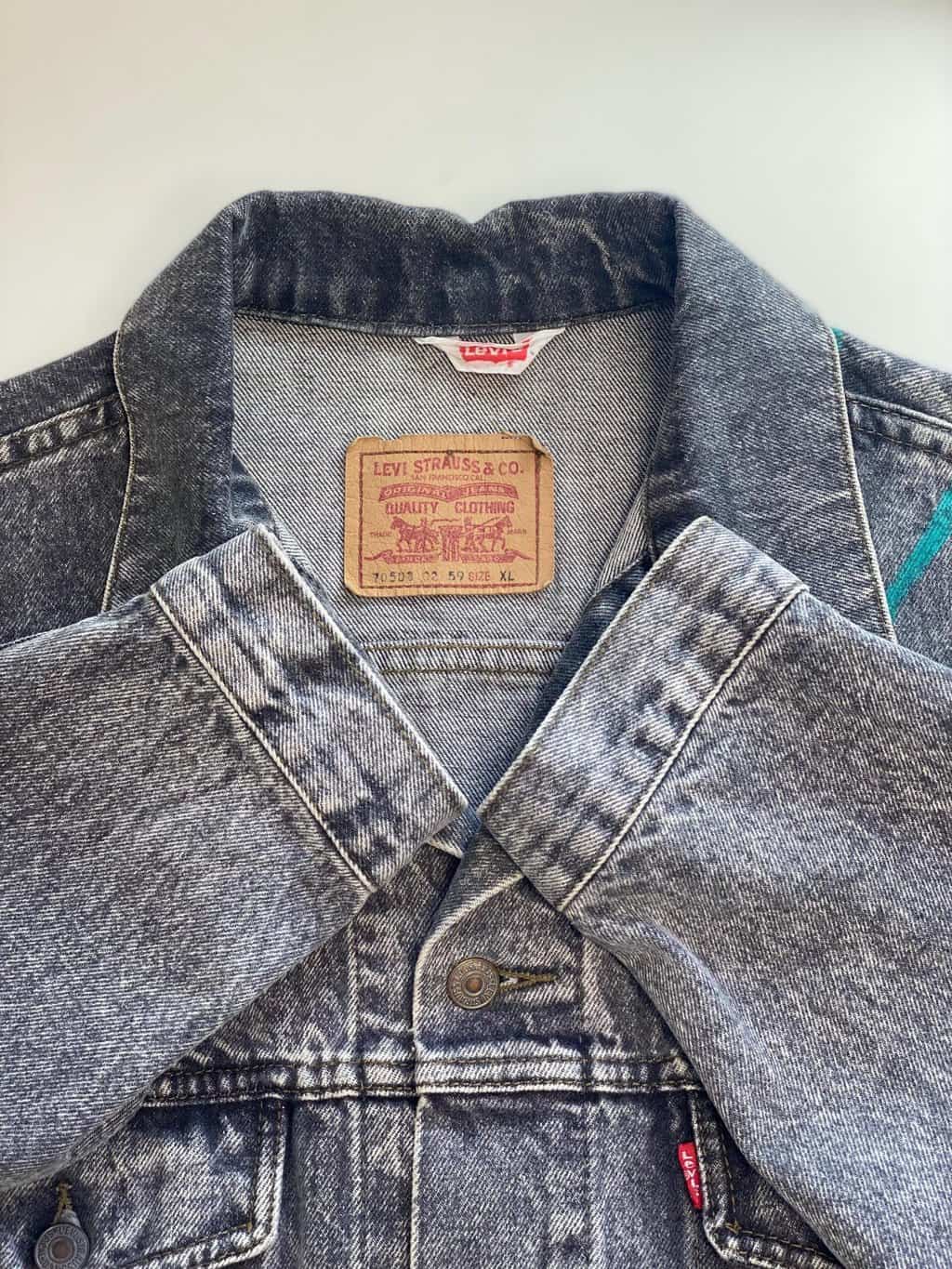 80s vintage customised Levis stonewash trucker denim jacket with a painted back - Large / XL - Image 5