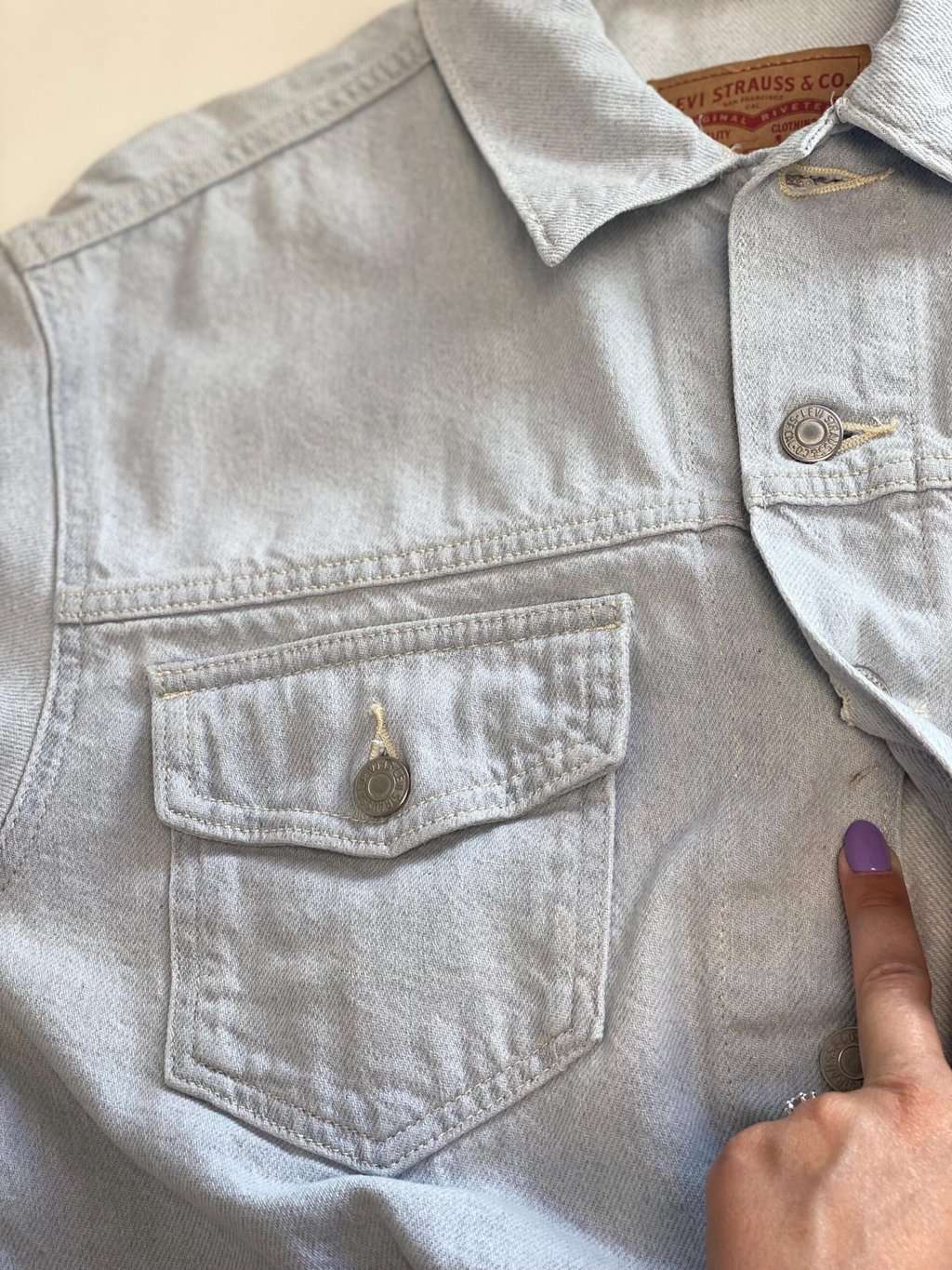 Women's Levis cropped trucker jacket in pale blue - Medium - Image 4