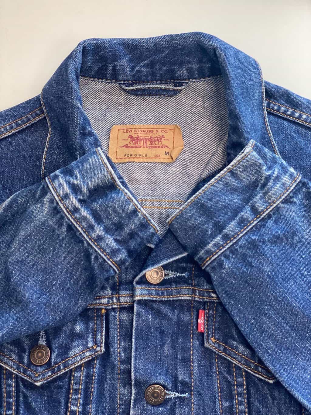 90s vintage Levis for girls denim jacket in dark blue - XS / Small - Image 4