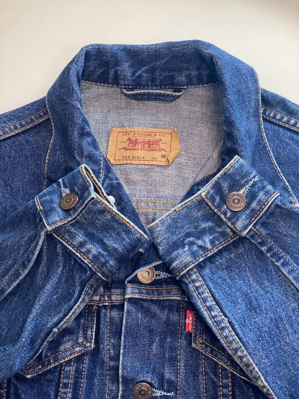 90s vintage Levis for girls denim jacket in dark blue - XS / Small - Image 5