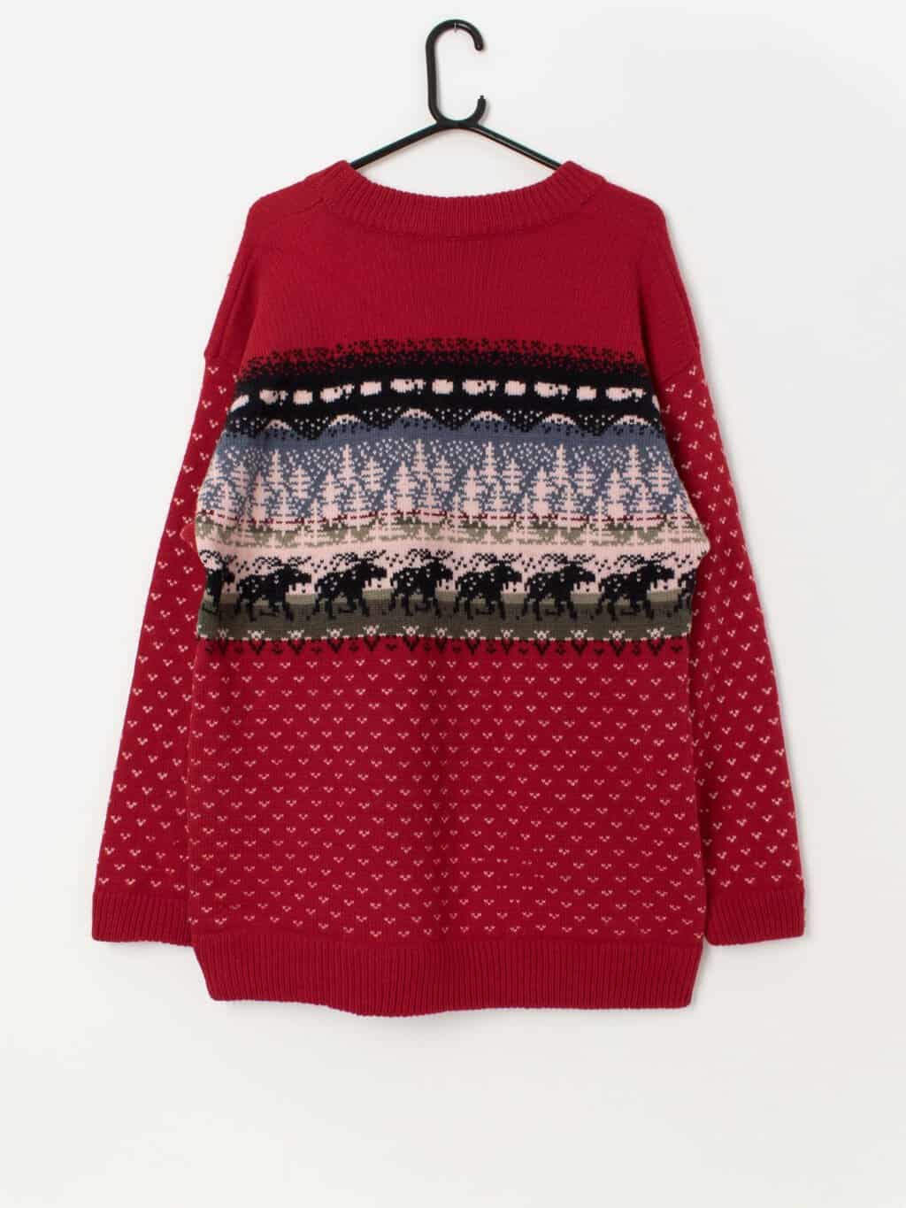 Vintage red wool jumper with reindeer snow scene - XL - Image 3