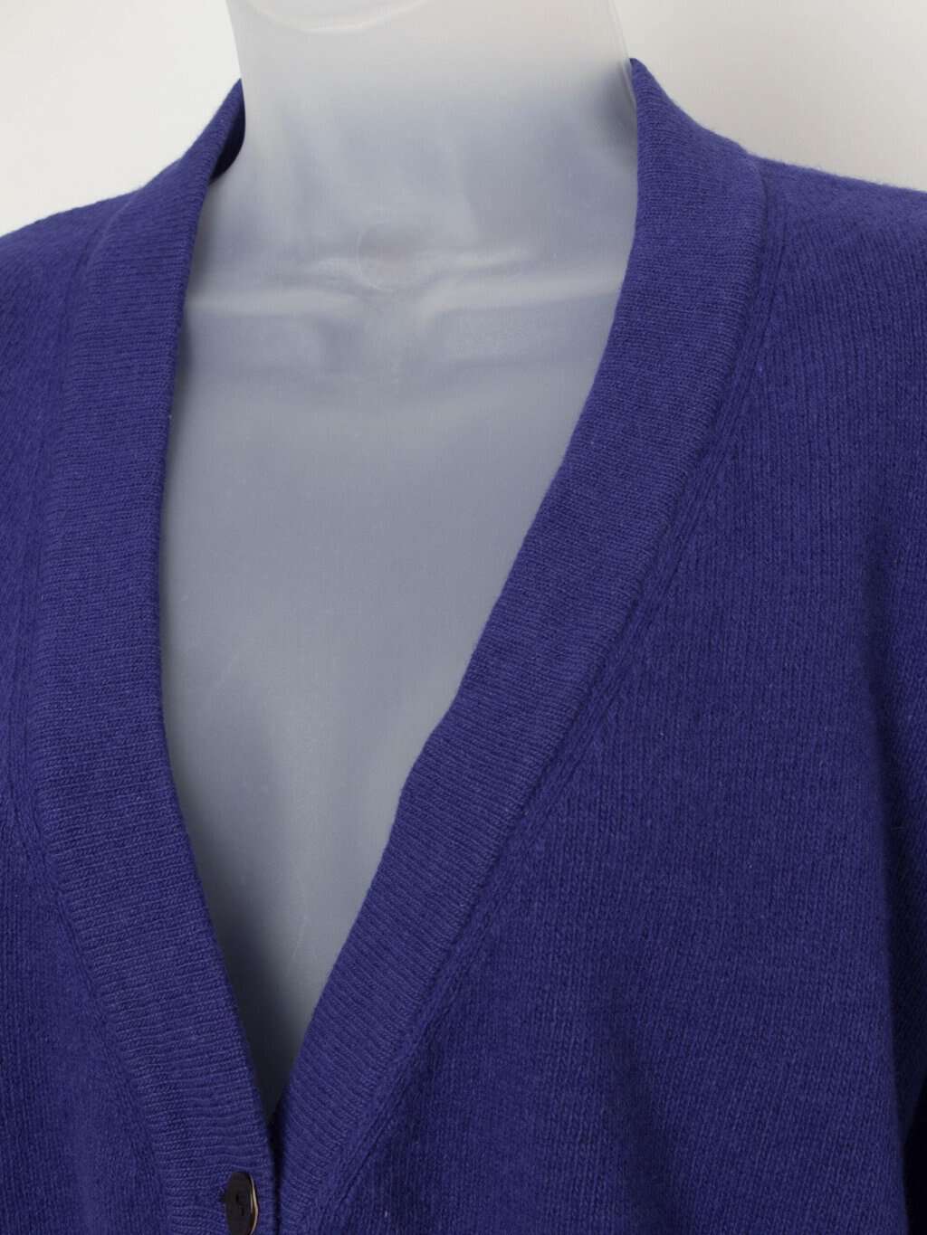 Vintage United Colors of Benetton purple wool cropped cardigan, made in Italy - Medium / Large - Image 2