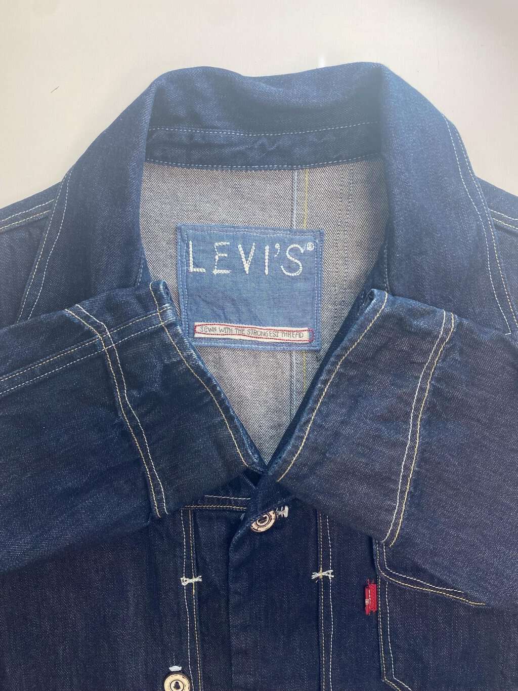 Y2K vintage Levis denim jacket with unique pockets - Medium - Image 5