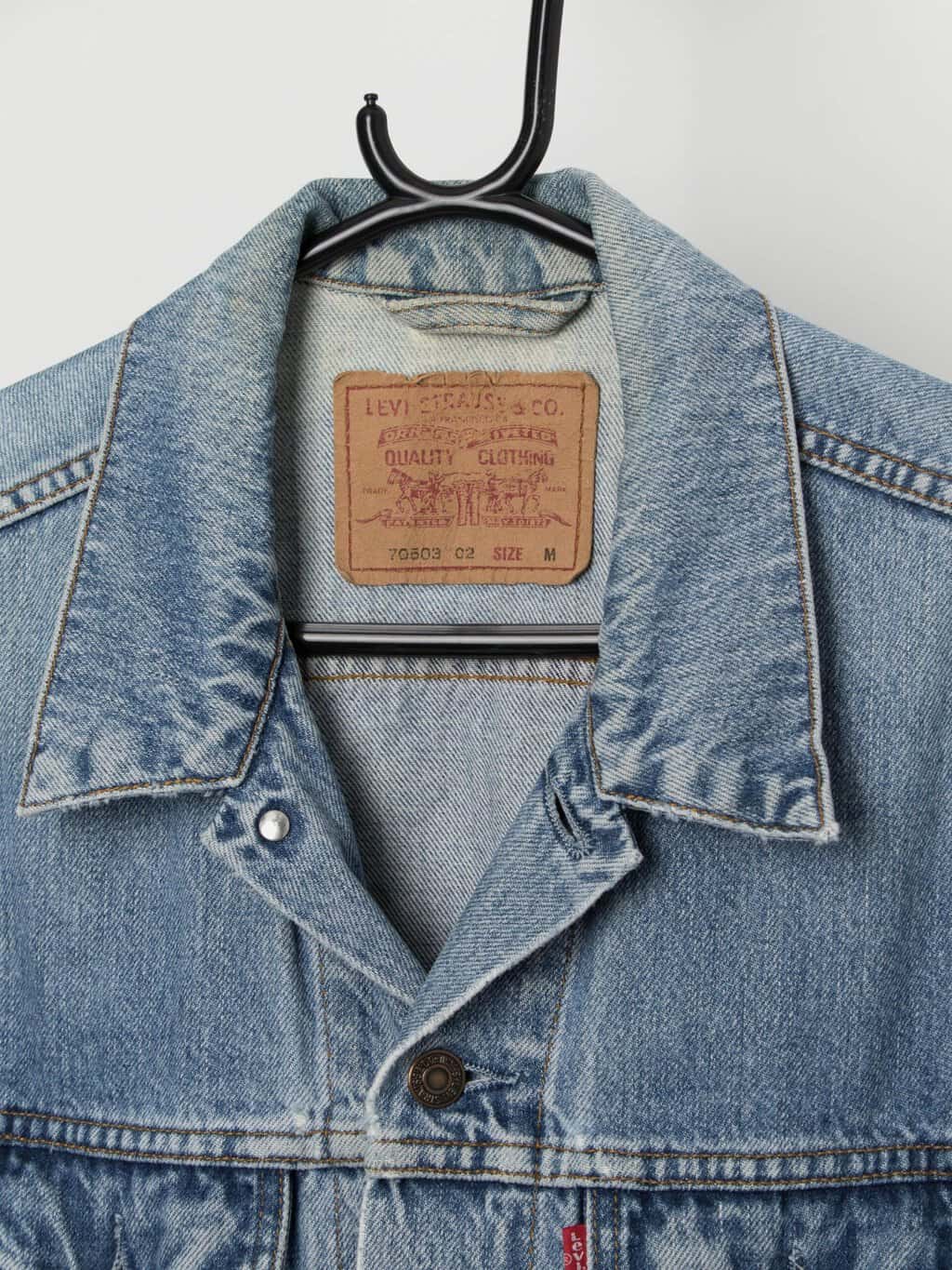 Vintage Levis trucker denim jacket in stonewash blue - M - Image 2