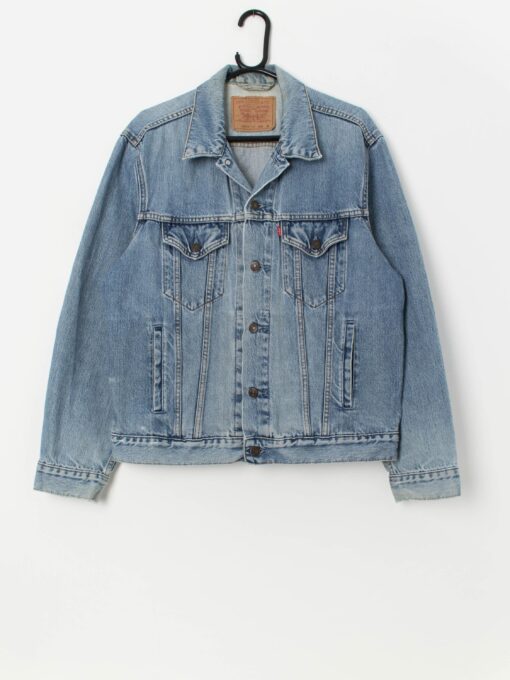 Vintage Levis trucker denim jacket in stonewash blue - M