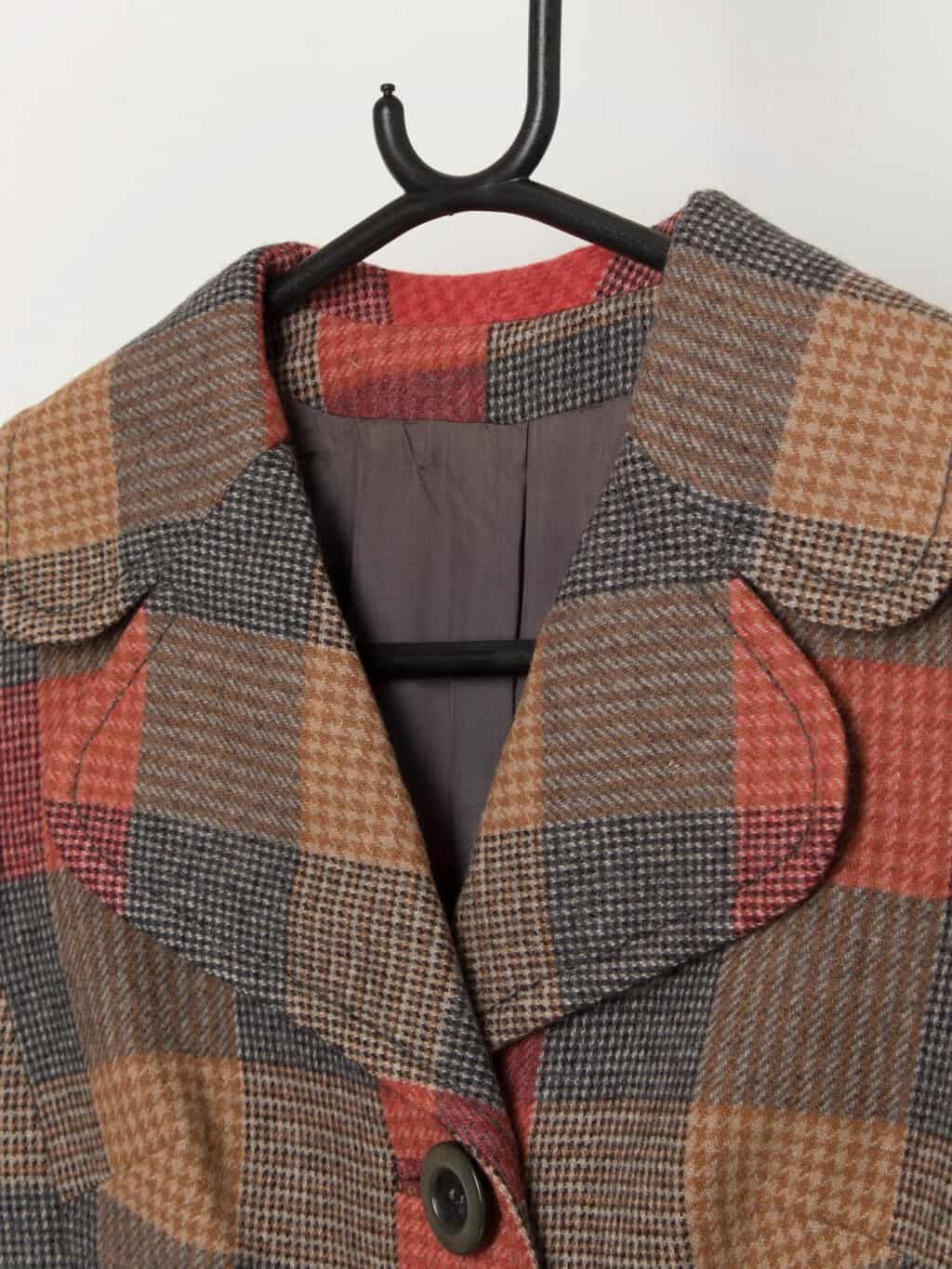 70s vintage plaid fitted jacket in blue and red with large collar - XS / Small - Image 2