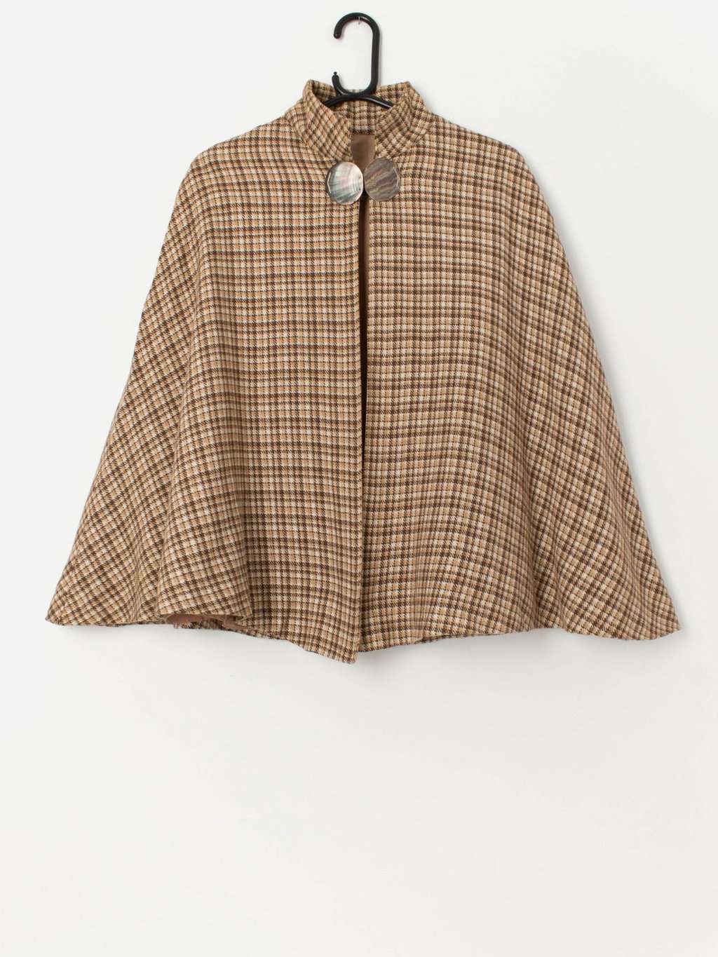 Vintage plaid cape with real shell clasp - Free size