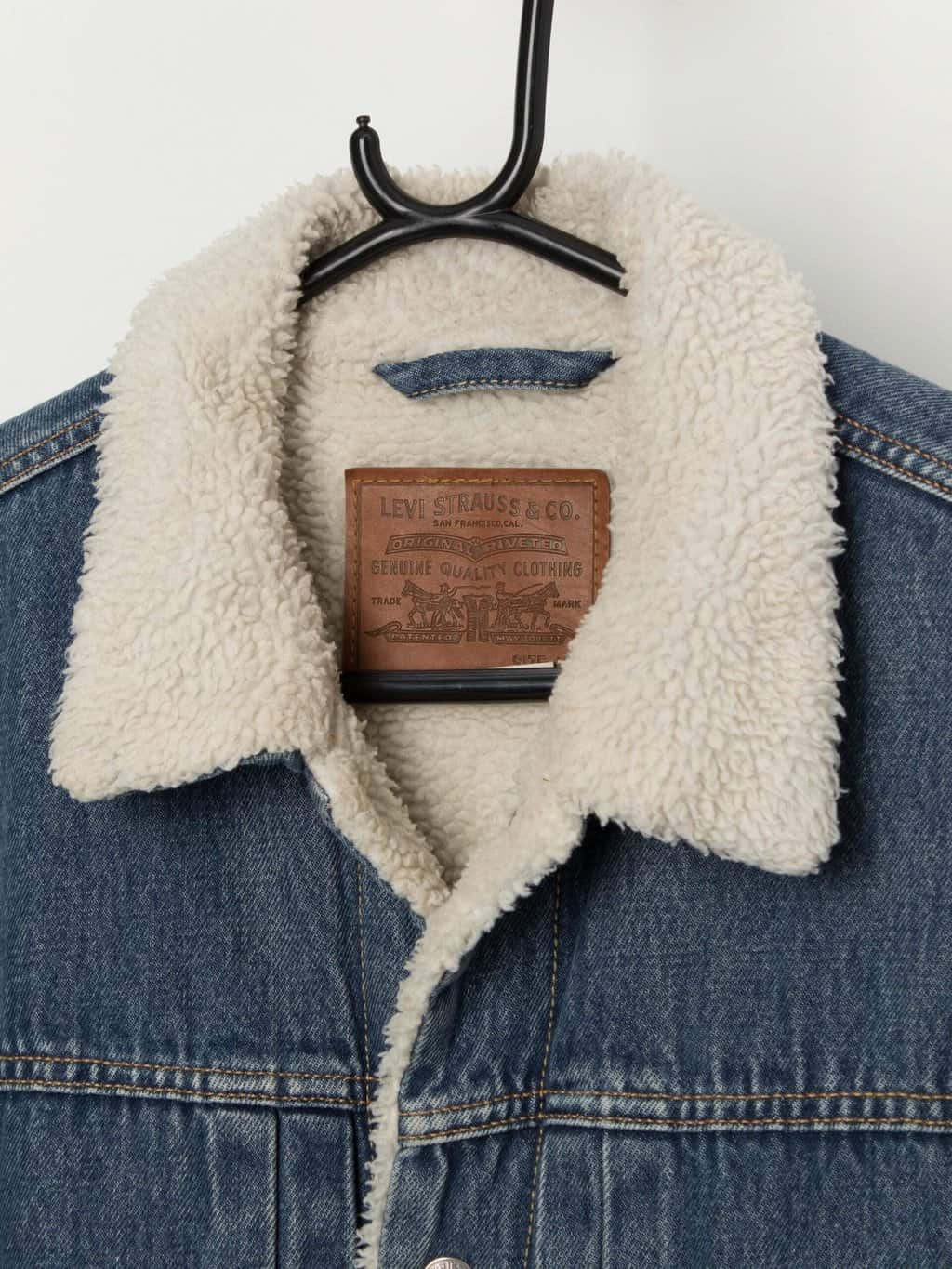 Men's Levis premium type 1 sherpa trucker jacket - Medium - Image 2