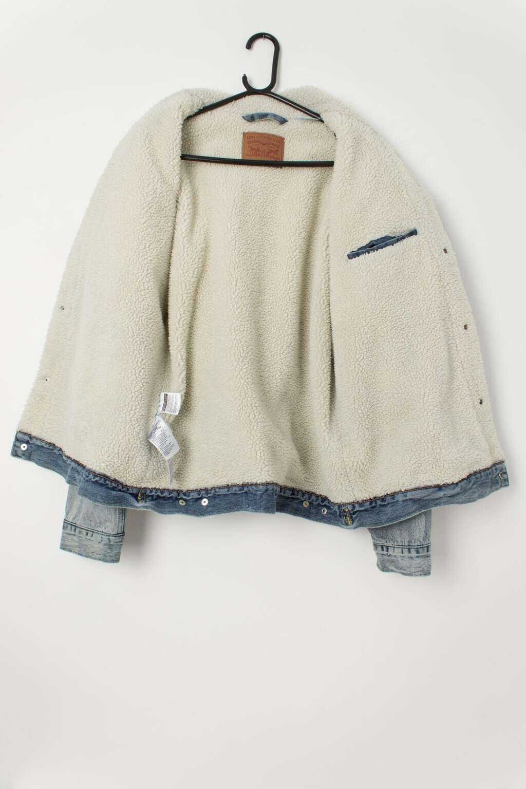 Men's Levis denim sherpa trucker jacket in blue with white collar - Large / XL - Image 3