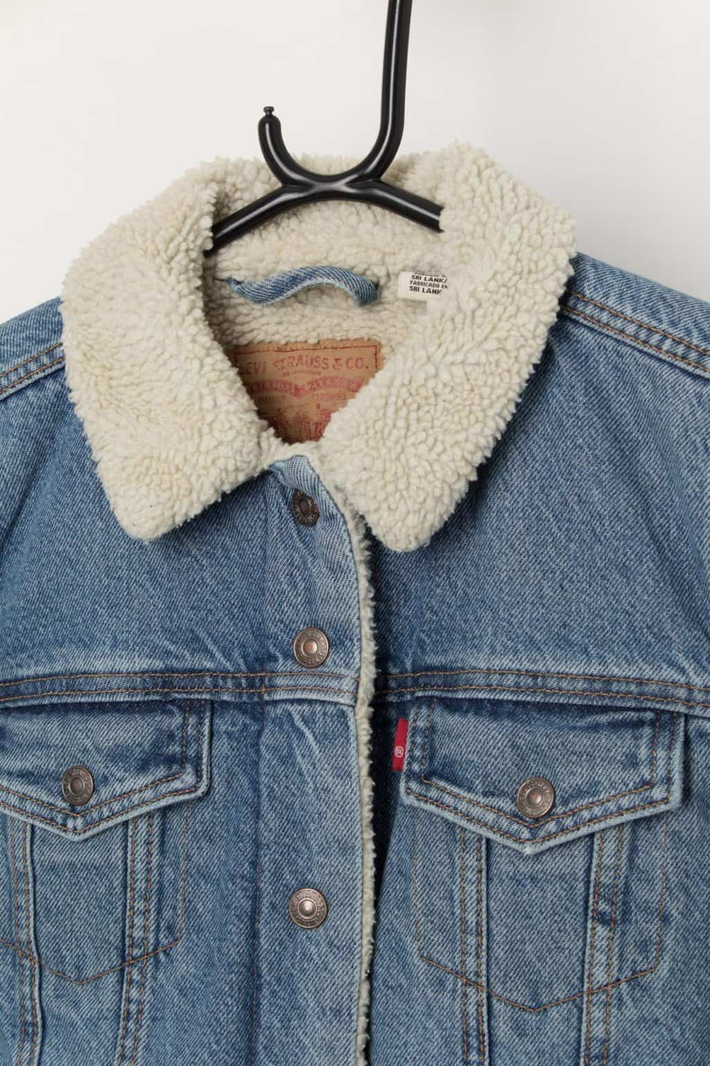 Women's Levis denim sherpa trucker jacket in light blue with white collar - XS / Small - Image 2