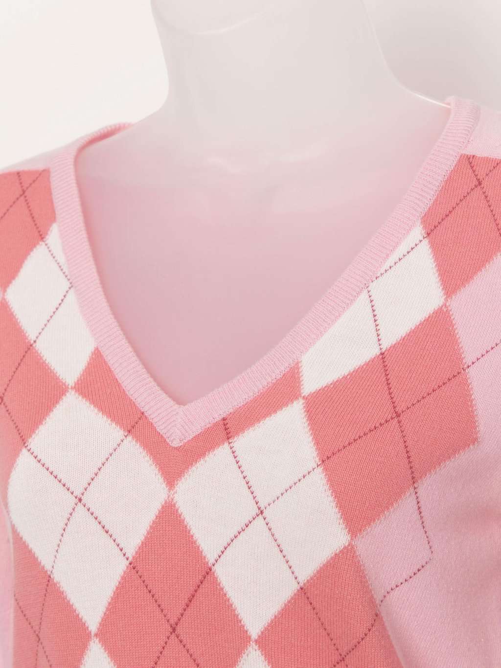 Vintage Pringle knitted sweater in pink, made in Scotland - XS - Image 2