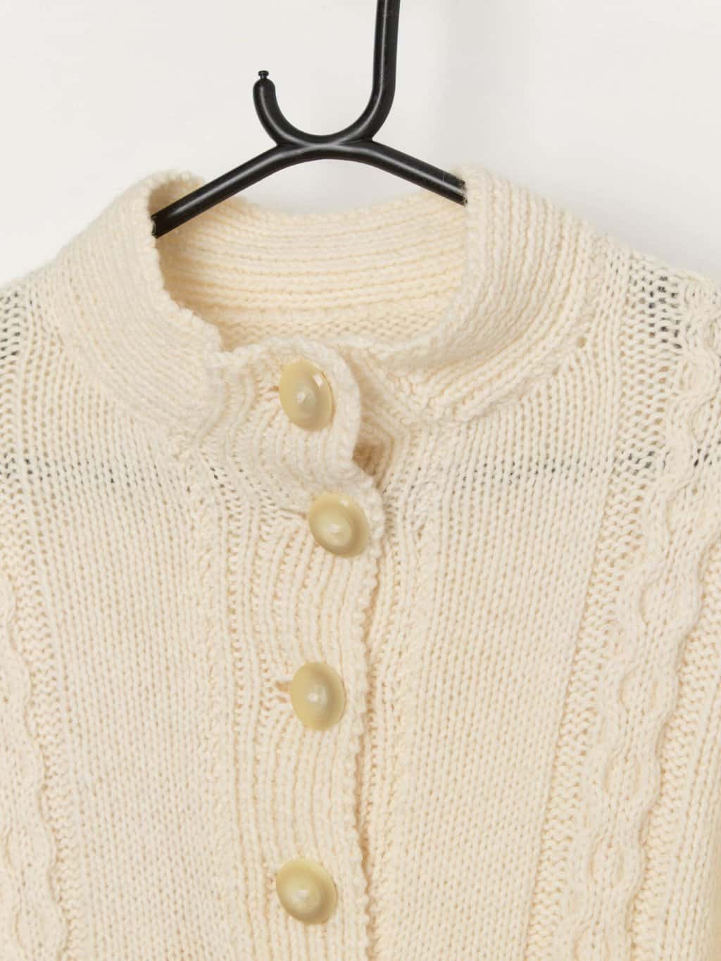 Vintage handknitted cream poncho with fringe detail - One size - Image 2