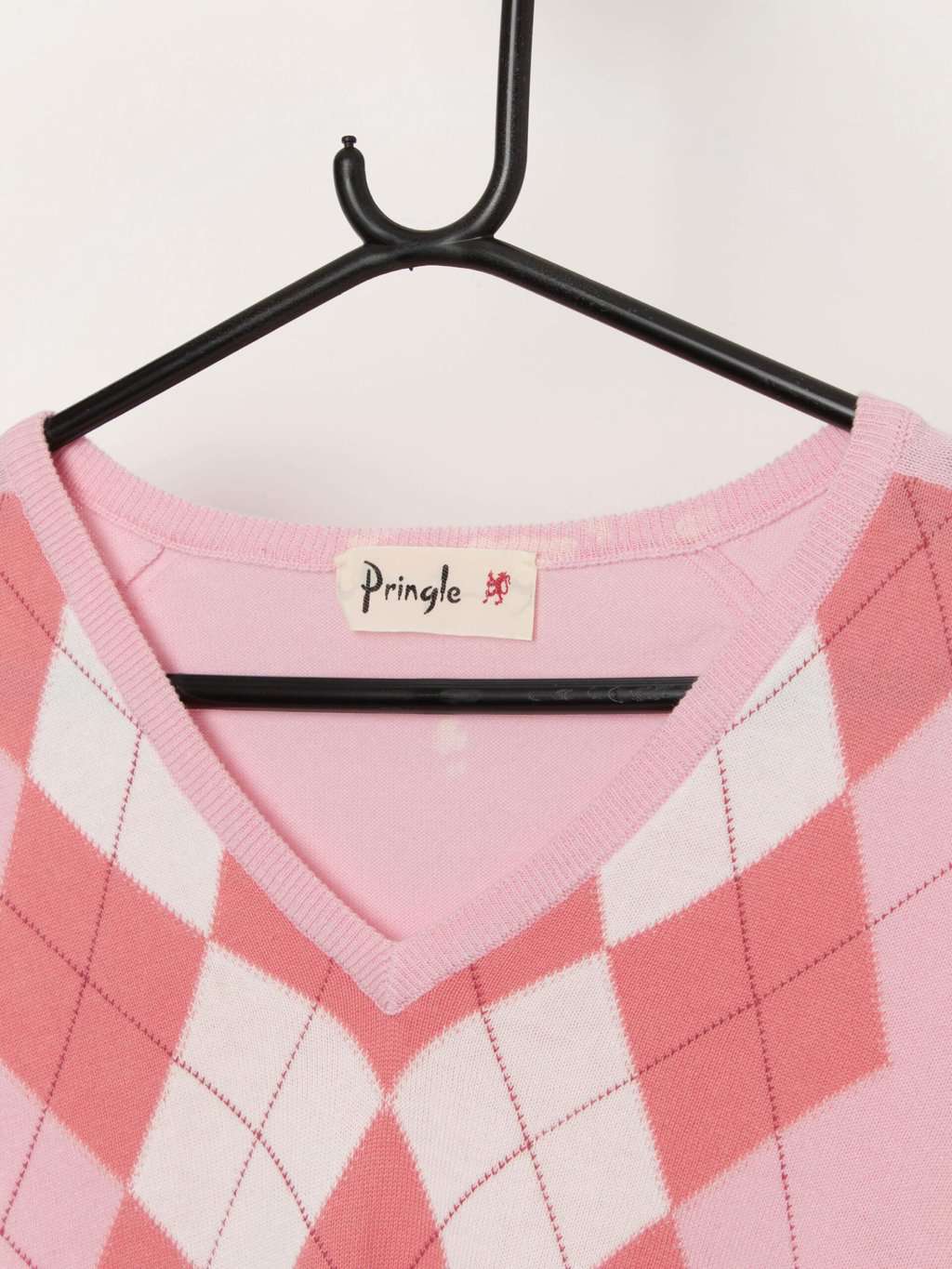 Vintage Pringle knitted sweater in pink, made in Scotland - XS - Image 3