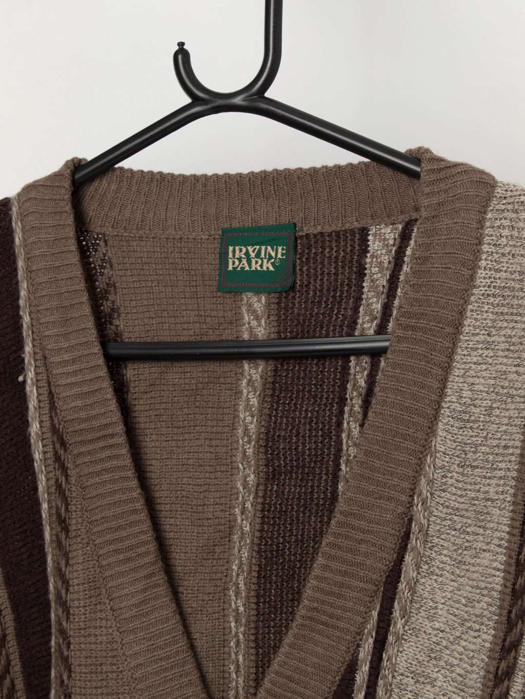 Vintage Grandad cardigan in brown with 3D knit pattern - Medium / Large - Image 2