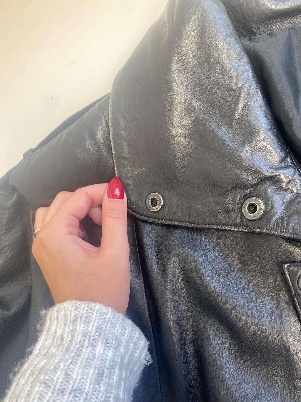 80s vintage black leather jacket, oversized - Medium - Image 7