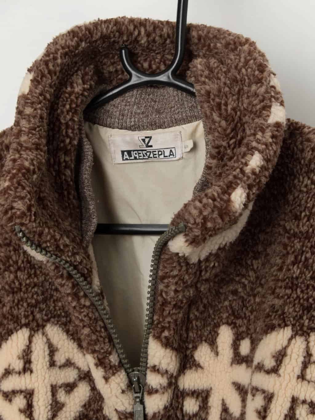 90s vintage borg fleece in brown with geometric pattern, cosy fluffy mens jacket - Large - Image 3