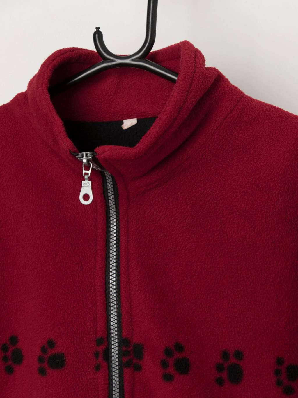 Vintage dog patterned fleece in red, made in UK - 2XL - Image 2