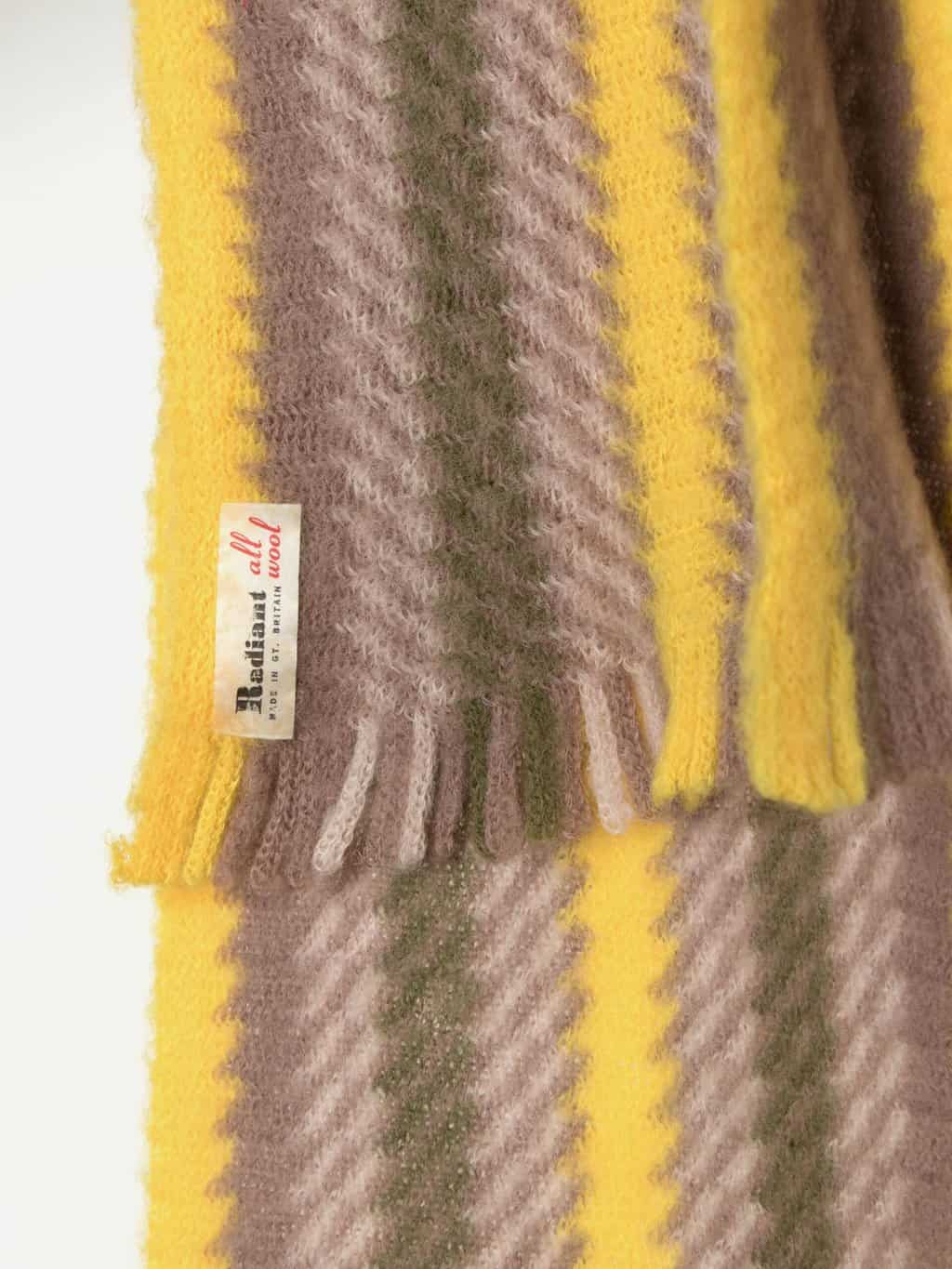 Vintage 1950s wool scarf in yellow and brown - One size - Image 4