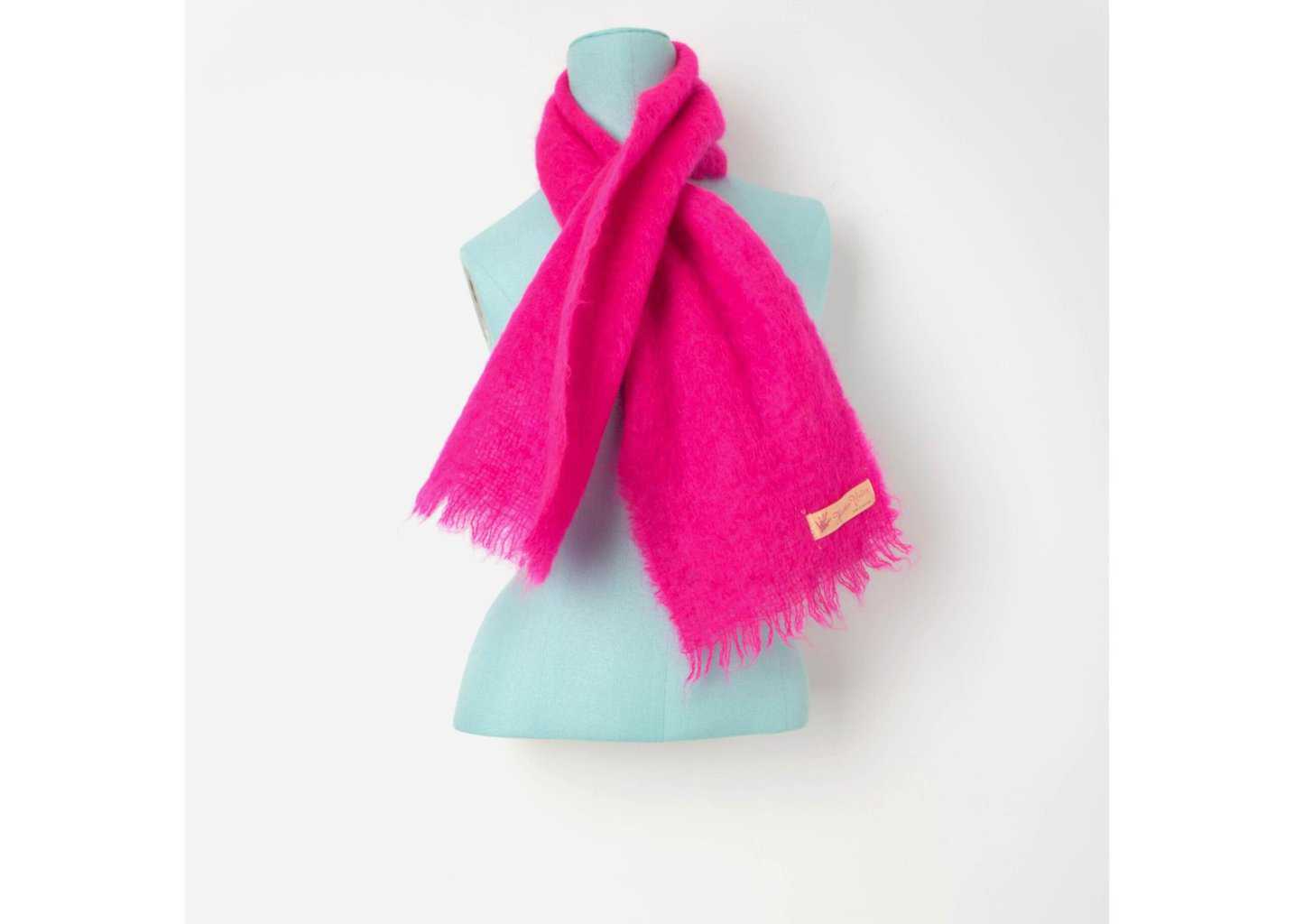 1970s vintage wool scarf in bright pink - One size - Image 5