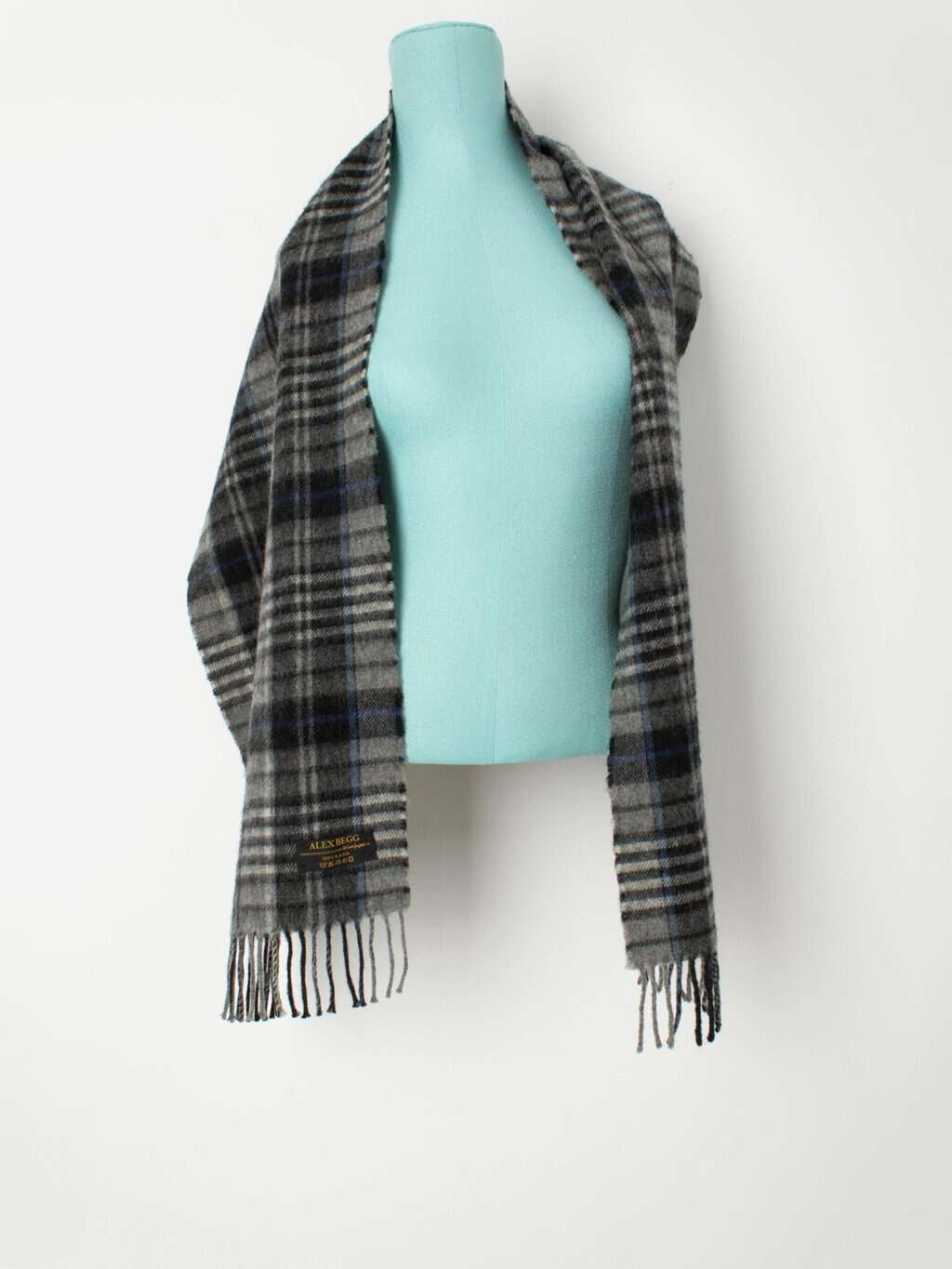 Vintage Alex Begg wool scarf in grey plaid - One size - Image 4