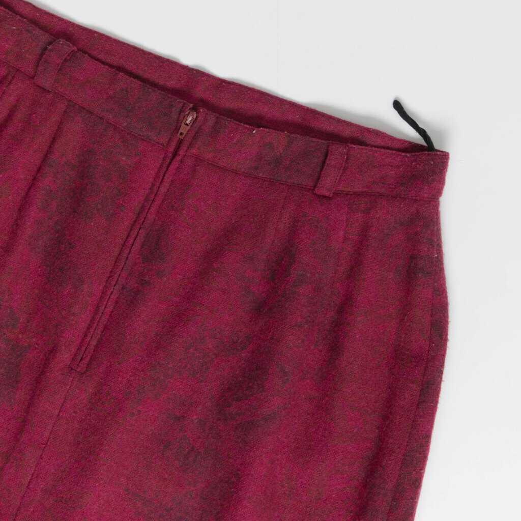 Pink vintage pencil skirt with rose pattern, lined floral short skirt, 90s Y2K, 28 waist - Small / Medium - Image 2