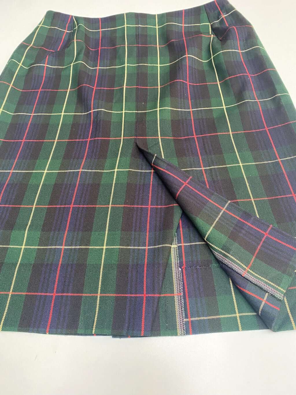 Vintage classic tartan skirt in green and navy, 1960s A-line, 32 waist - Medium / Large - Image 7