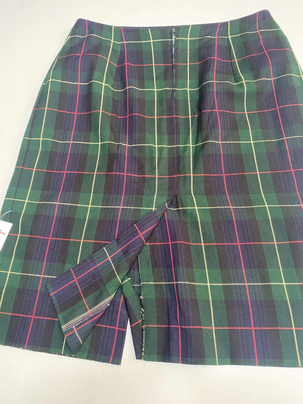 Vintage classic tartan skirt in green and navy, 1960s A-line, 32 waist - Medium / Large - Image 9