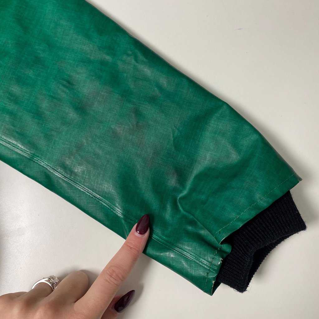 Womens green vintage lined rain jacket with hood, elastic cuffs - Medium - Image 7