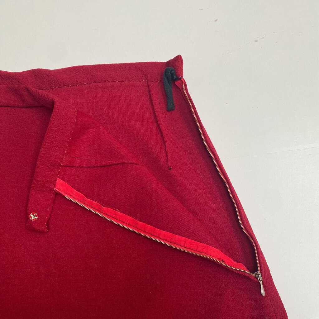 1960s vintage short a-line skirt in crimson red, 60s mod fashion, 26 waist - Small - Image 7