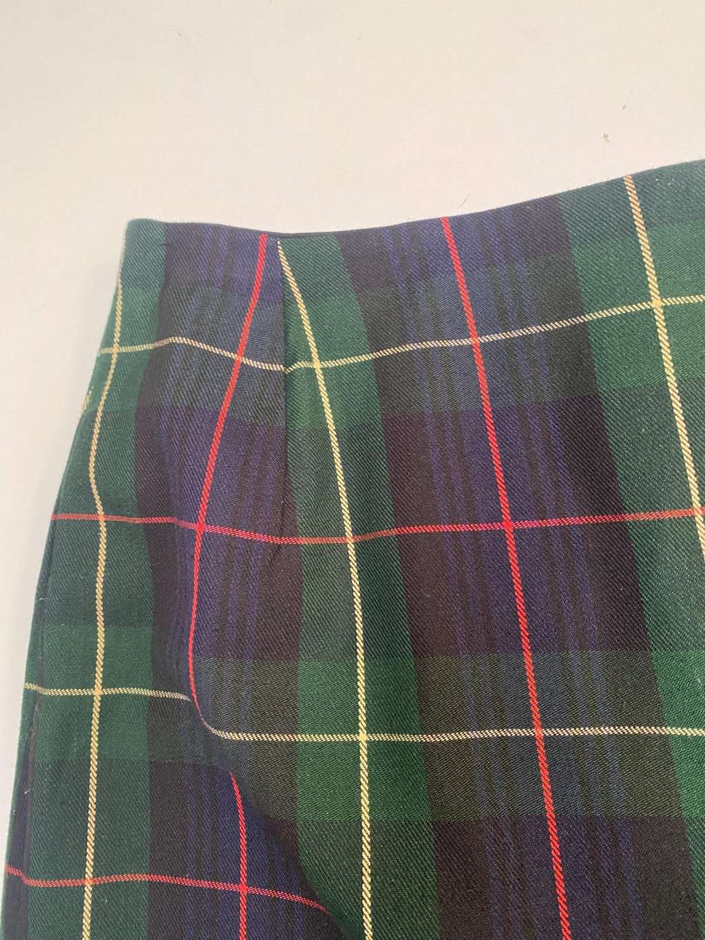 Vintage classic tartan skirt in green and navy, 1960s A-line, 32 waist - Medium / Large - Image 8