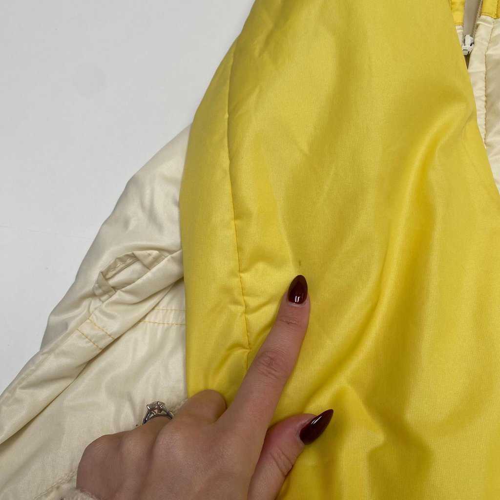 Womens yellow light padded ski jacket, 70s 80s vintage fitted winter jacket - Medium - Image 7
