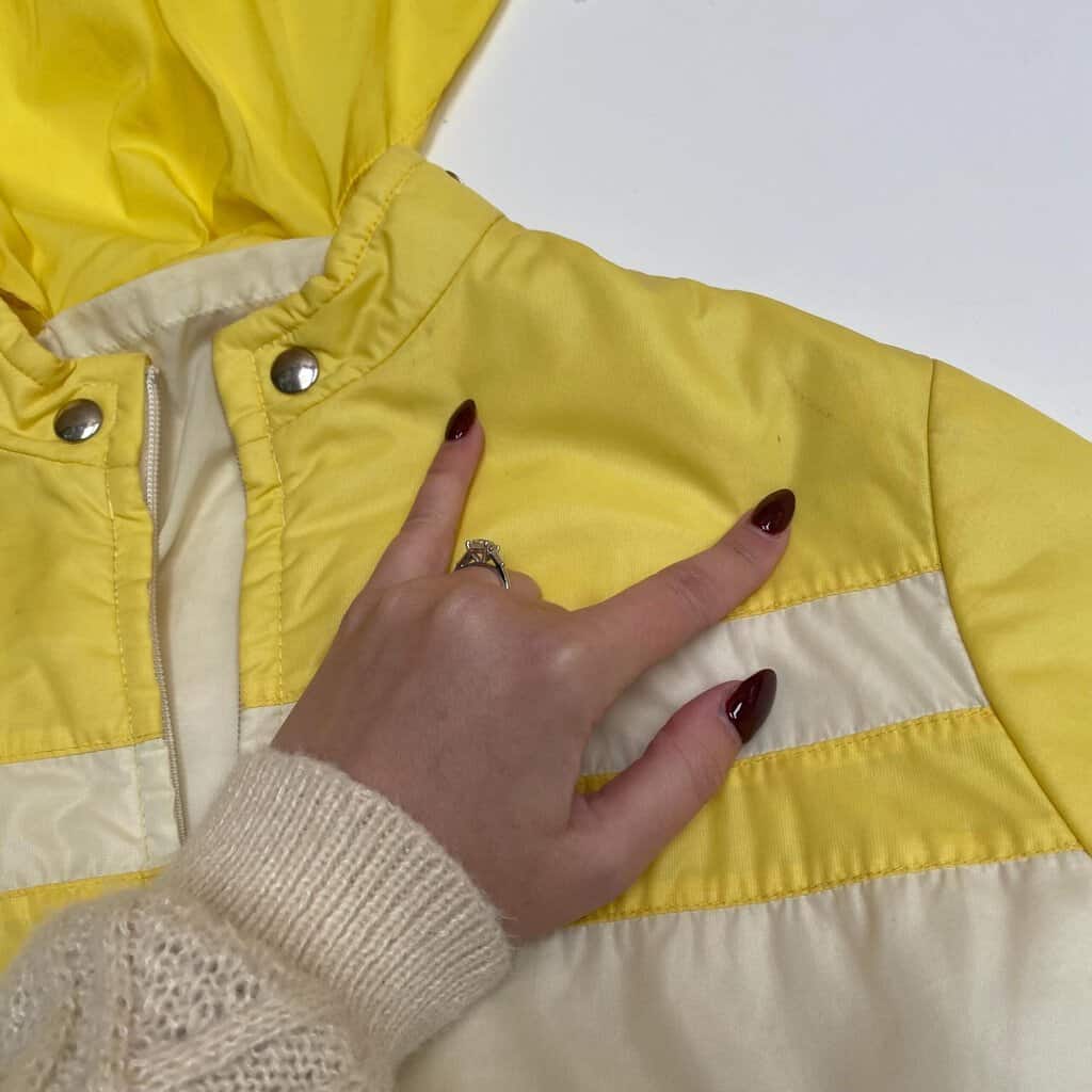 Womens yellow light padded ski jacket, 70s 80s vintage fitted winter jacket - Medium - Image 8