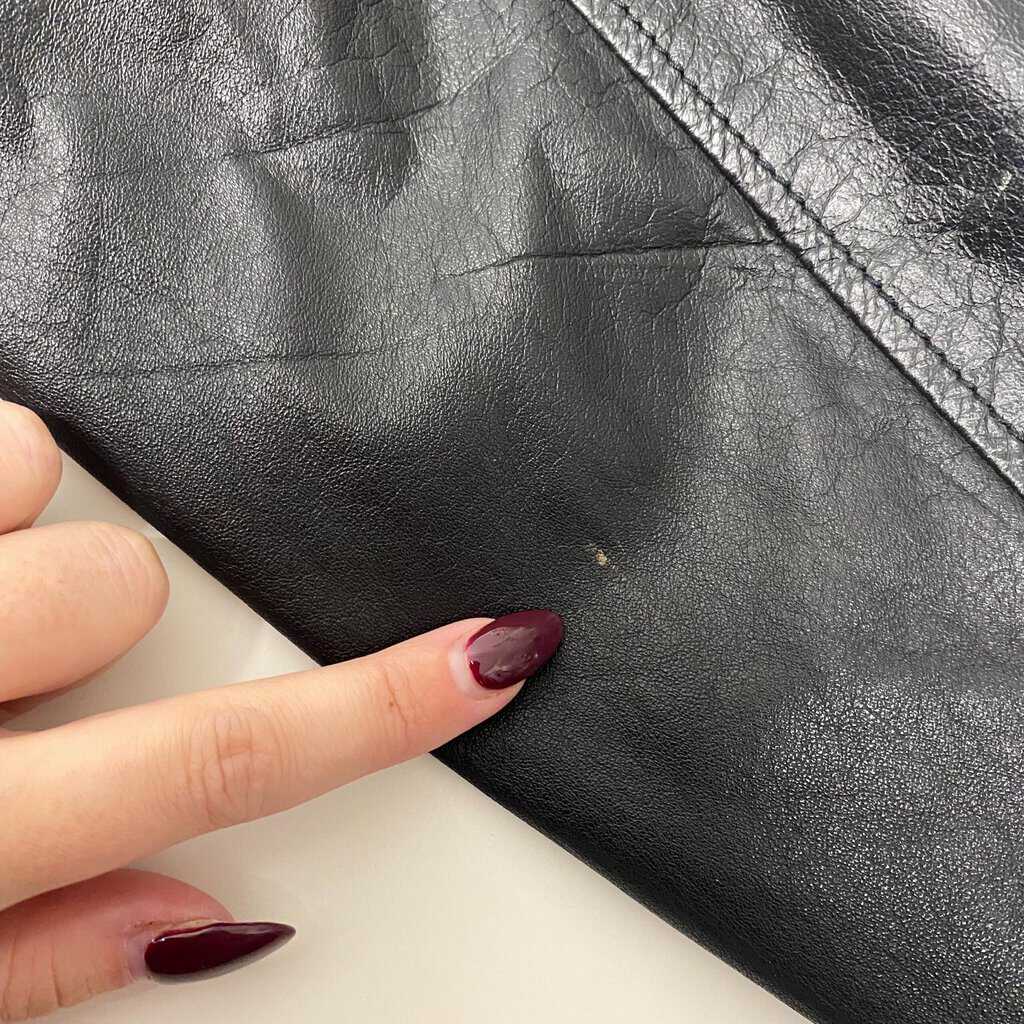 Mens black leather bomber jacket, padded winter vintage jacket - Large - Image 7