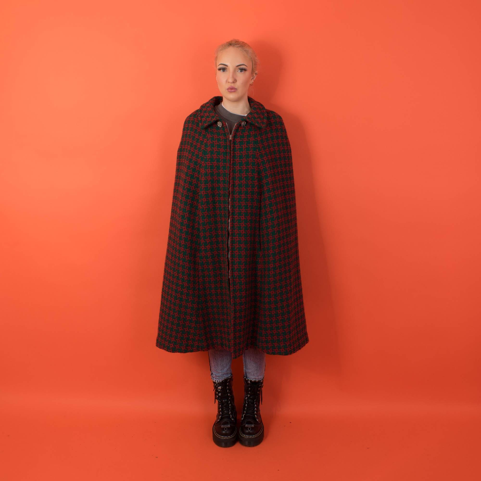 1960s wool cape with geometric pattern, forest green and red womens vintage cape - One size - Image 6