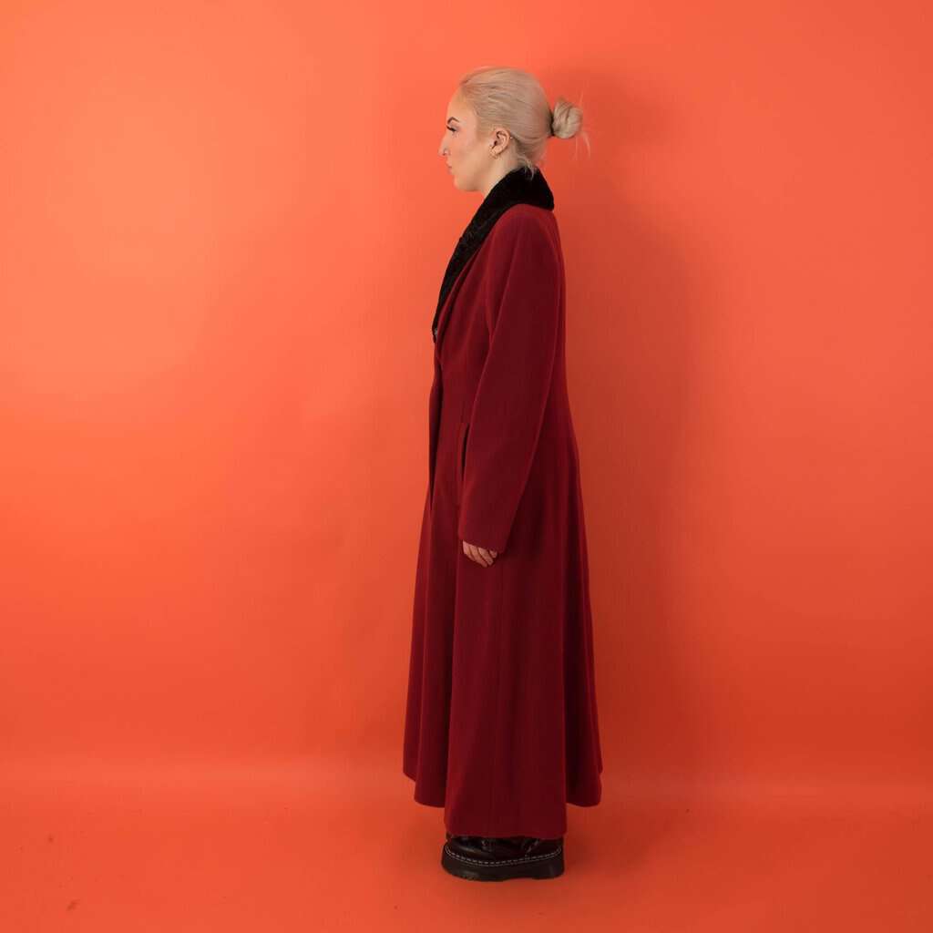 Vintage red wool coat with black velvet collar, 80s womens long lined coat - Small - Image 3