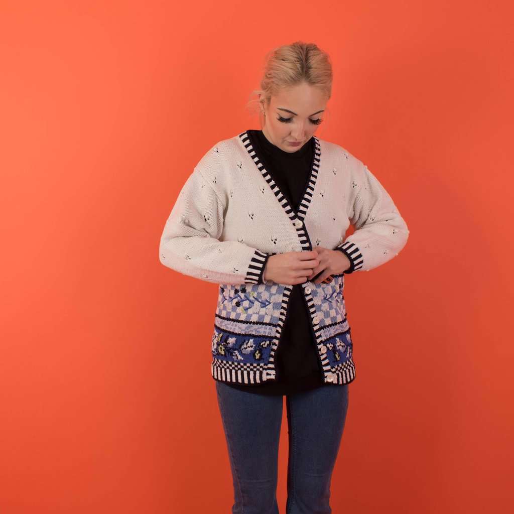 Vintage floral cardigan by Jumper, white cardigan with pretty blue flowers, womens V-neck 90s cardigan - Small - Image 5