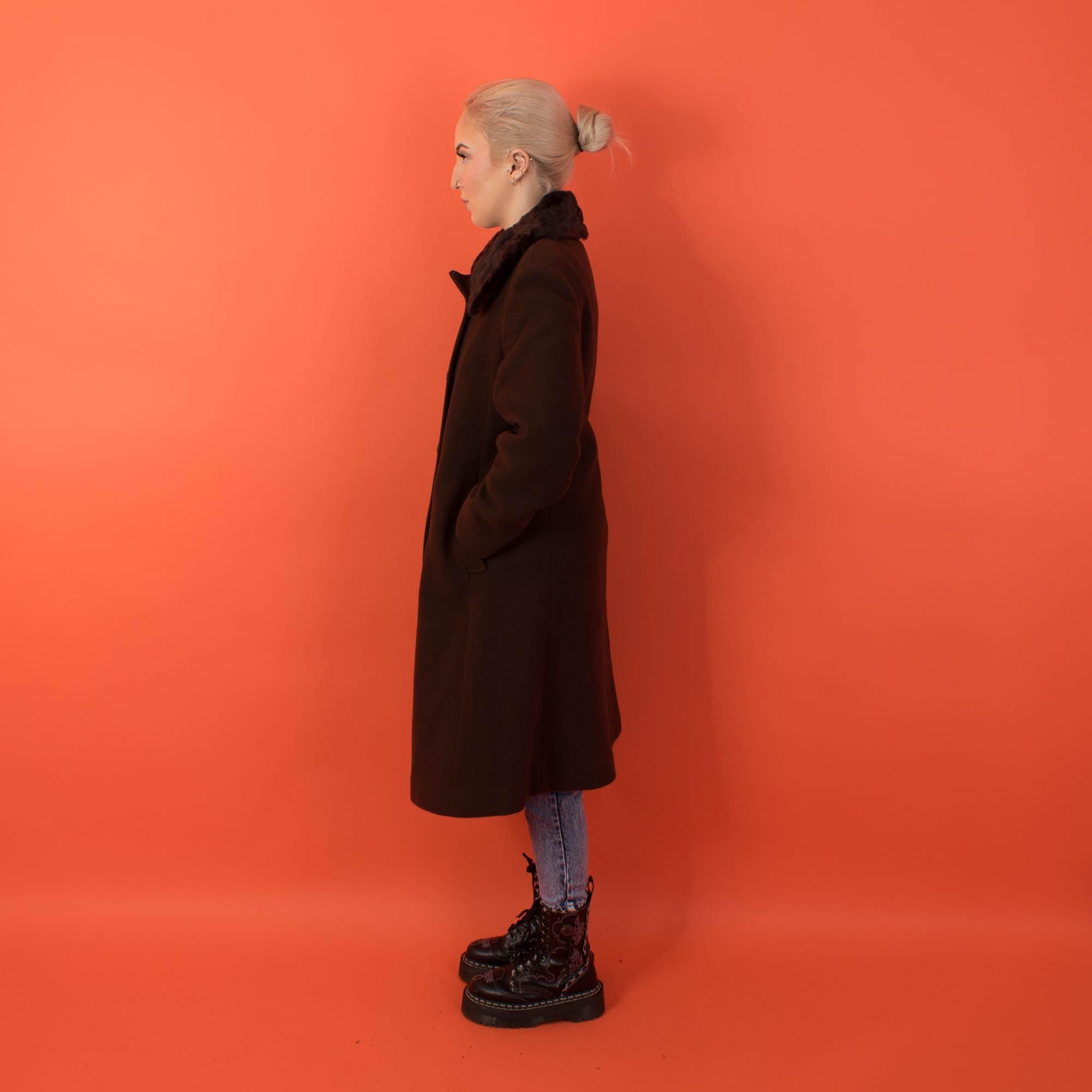 Womens vintage brown wool coat with fur collar - Medium - Image 3