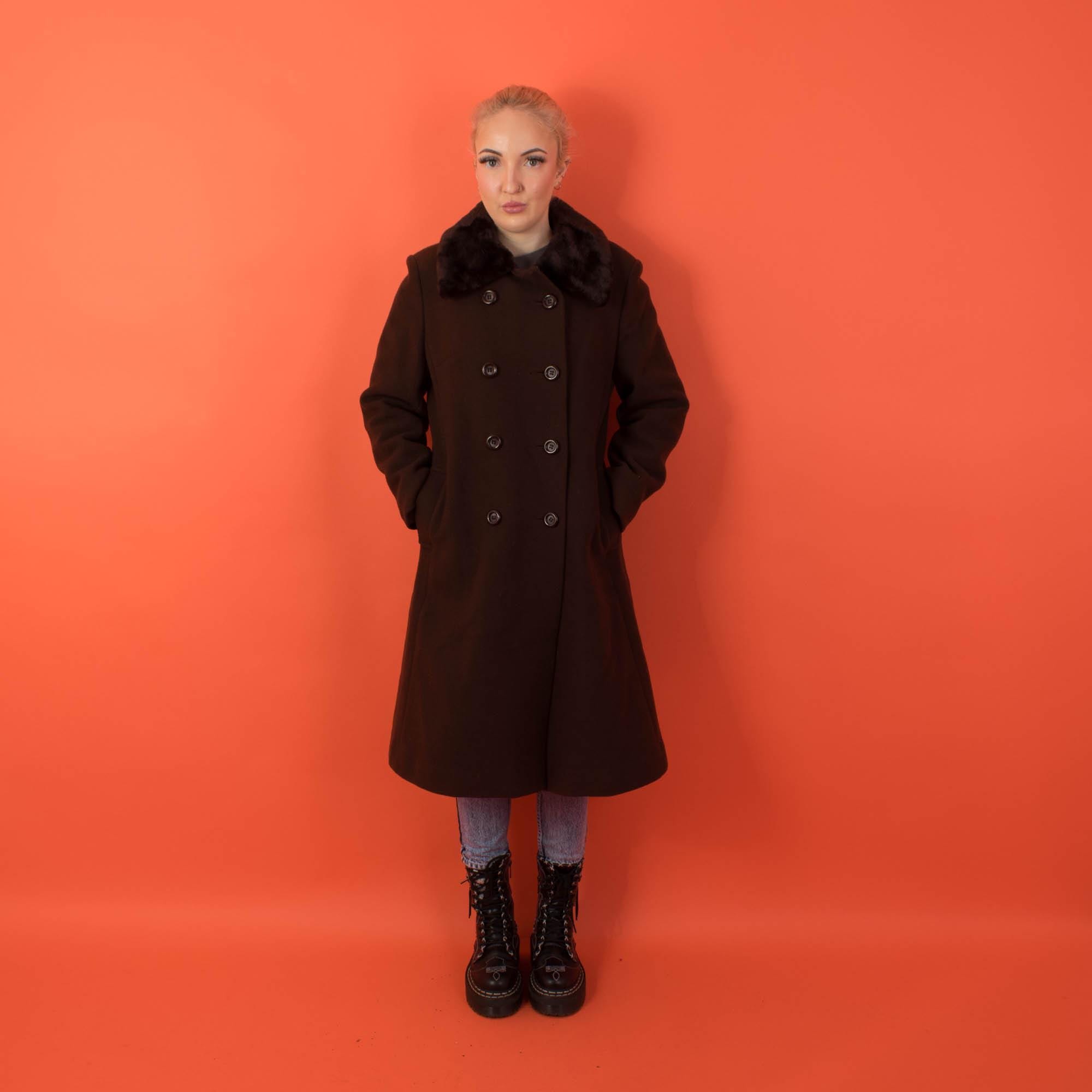 Womens vintage brown wool coat with fur collar - Medium - Image 5