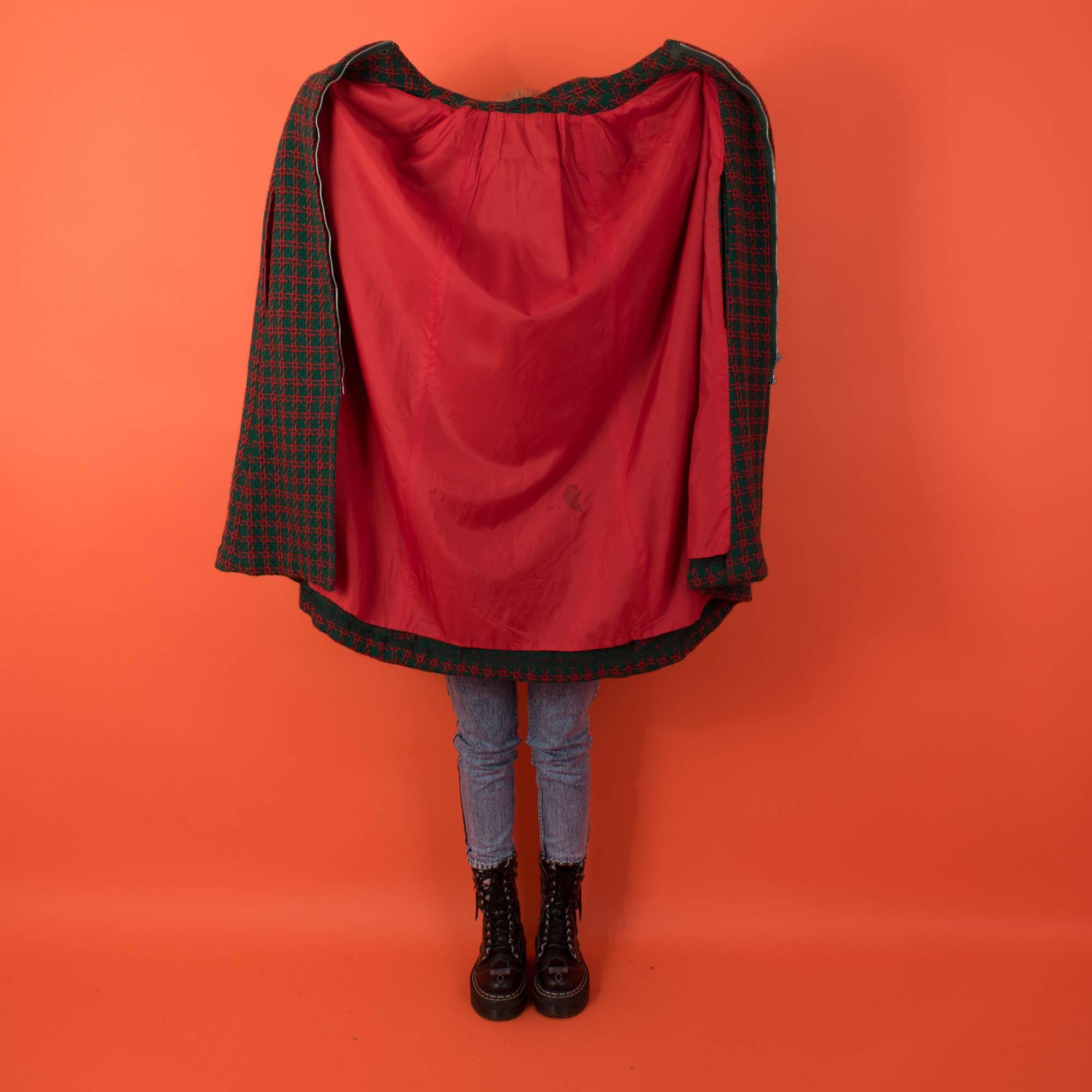 1960s wool cape with geometric pattern, forest green and red womens vintage cape - One size - Image 7